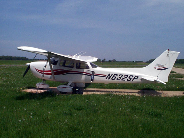 2000 Cessna Skyhawk